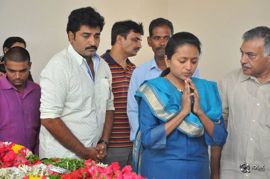 Celebs-Pay-Condolences-to-C-Narayana-Reddy